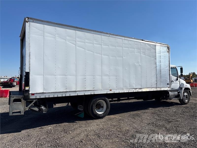 Hino 268 Camiones con caja de remolque