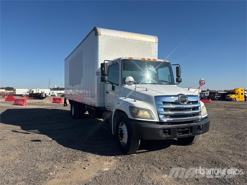 Hino 268 Грузовики-Фургоны