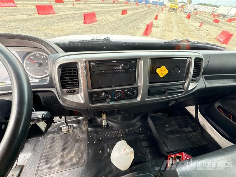 Hino 268 Dobozos teherautók