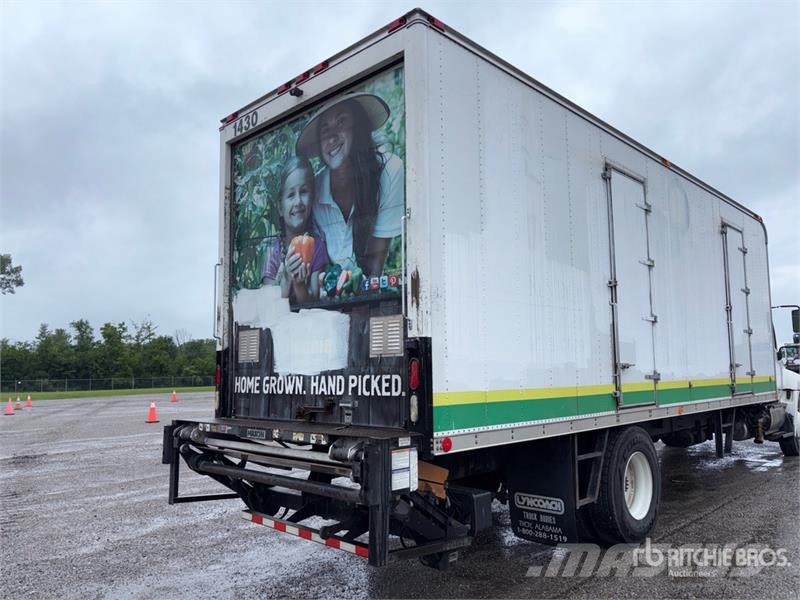 Hino 268 شاحنات ذات هيكل صندوقي