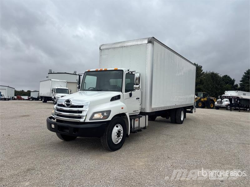 Hino 268 شاحنات ذات هيكل صندوقي