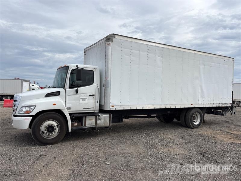 Hino 268 Dobozos teherautók