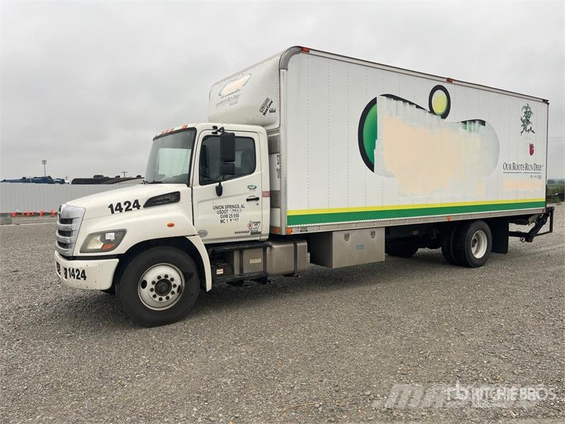 Hino 268 Camiões de caixa fechada