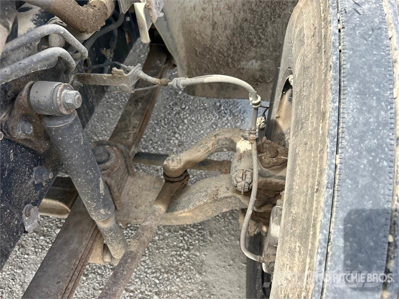 Hino 268 شاحنات ذات هيكل صندوقي