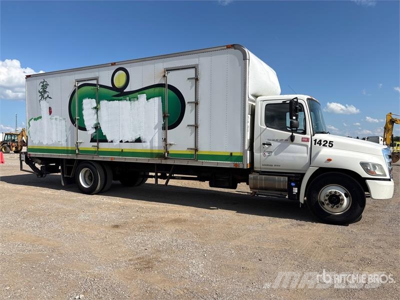 Hino 268 탑차 트럭