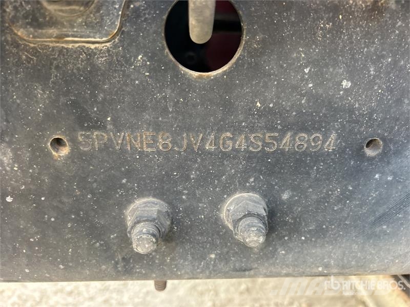 Hino 268 شاحنات ذات هيكل صندوقي