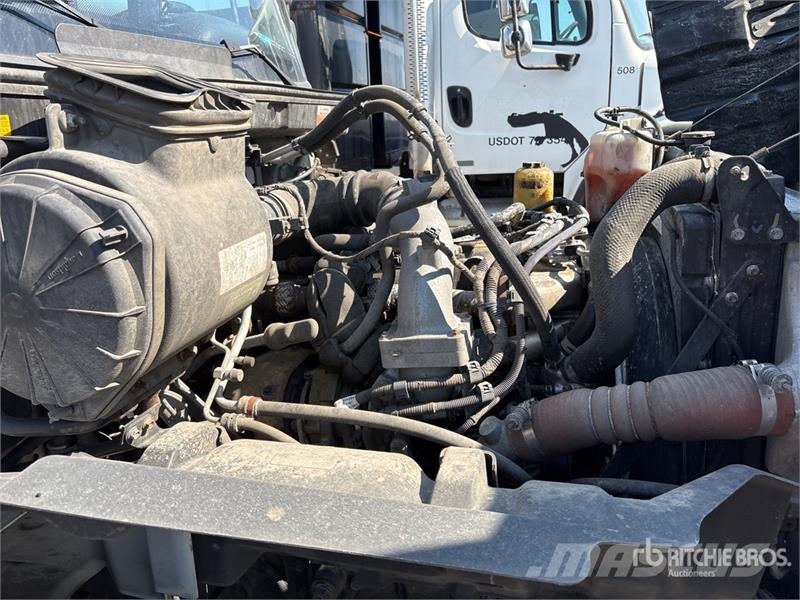 Hino 268 貨箱式卡車