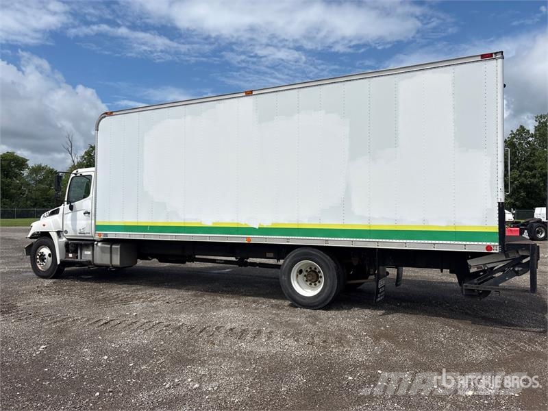 Hino 268 شاحنات ذات هيكل صندوقي