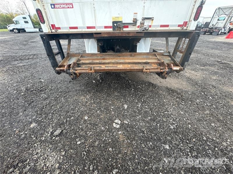 Hino 268 شاحنات ذات هيكل صندوقي
