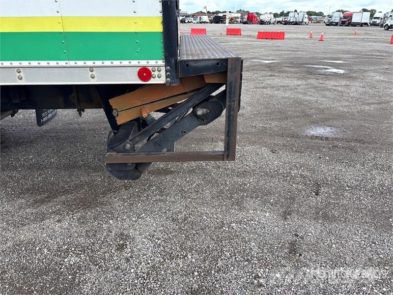 Hino 268 شاحنات ذات هيكل صندوقي
