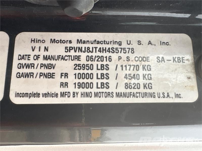 Hino 268 شاحنات ذات هيكل صندوقي