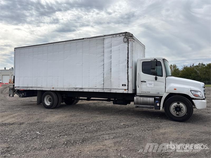 Hino 268 Dobozos teherautók
