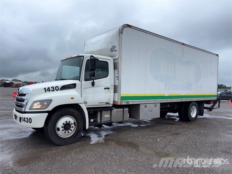 Hino 268 شاحنات ذات هيكل صندوقي