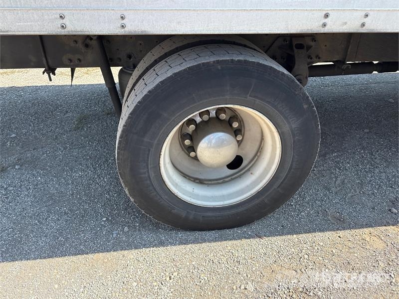 Hino 268 貨箱式卡車