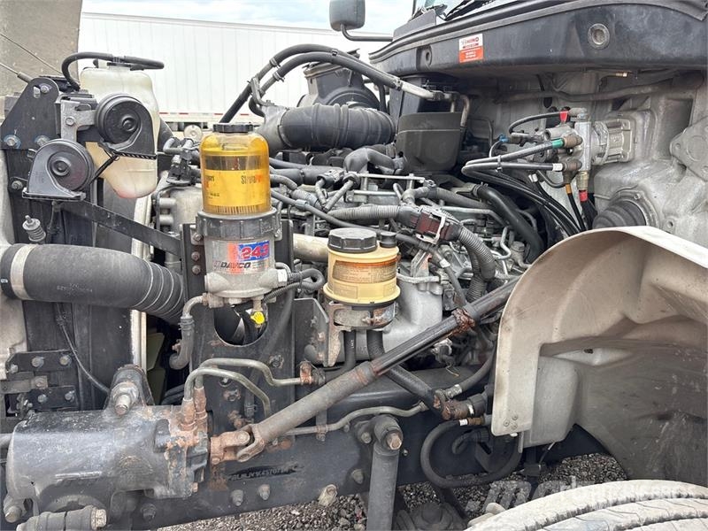 Hino 268 Dobozos teherautók