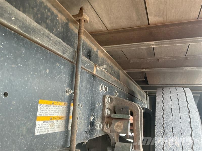Hino 268 貨箱式卡車