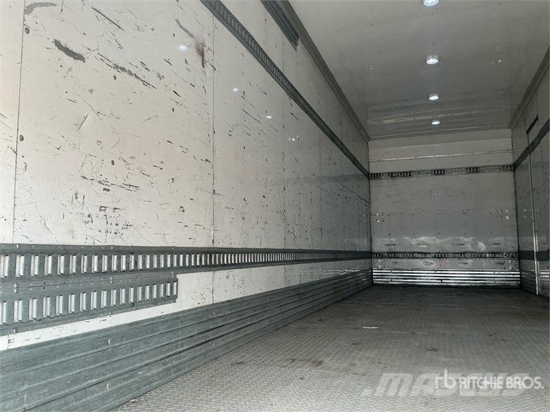 Hino 268 貨箱式卡車