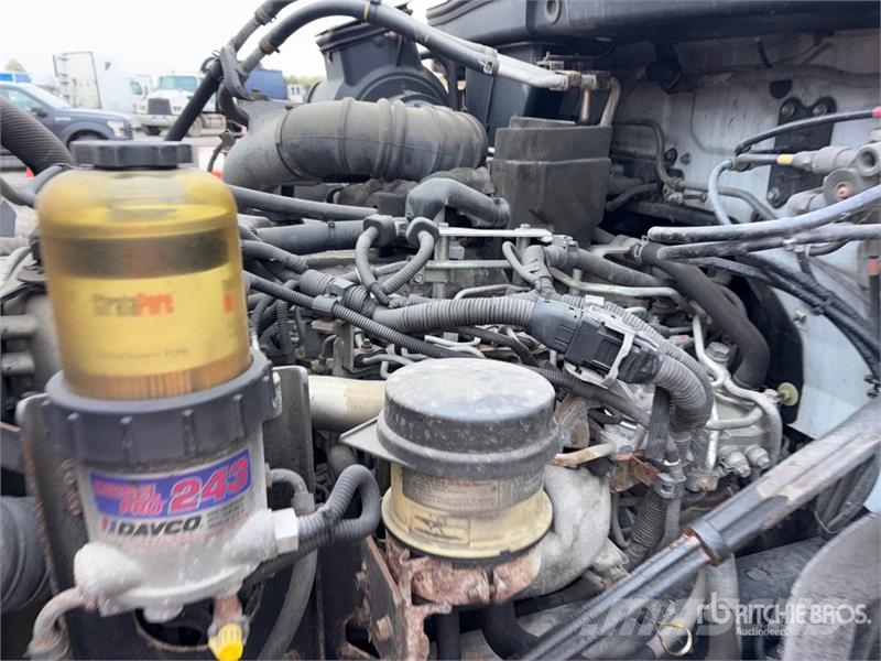 Hino 268 شاحنات ذات هيكل صندوقي