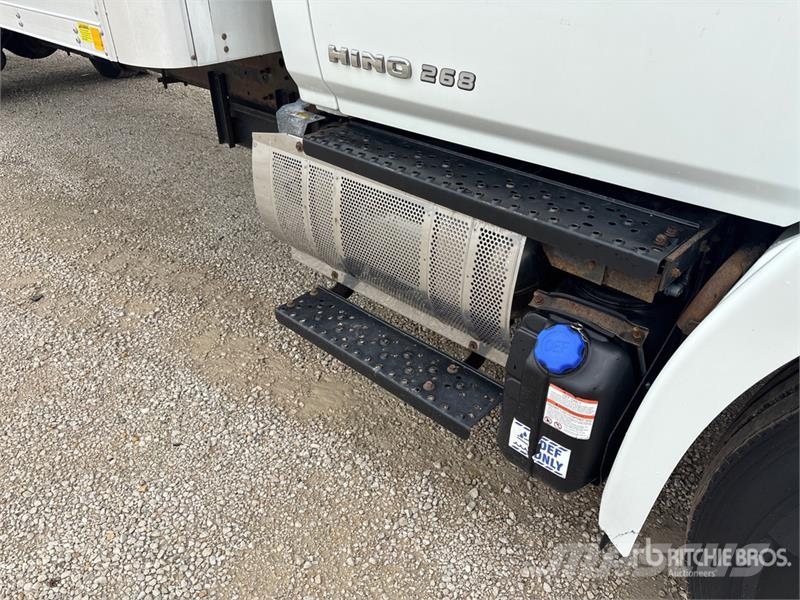 Hino 268 Bakwagens met gesloten opbouw