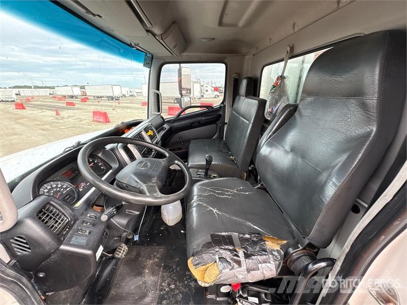 Hino 268 Dobozos teherautók