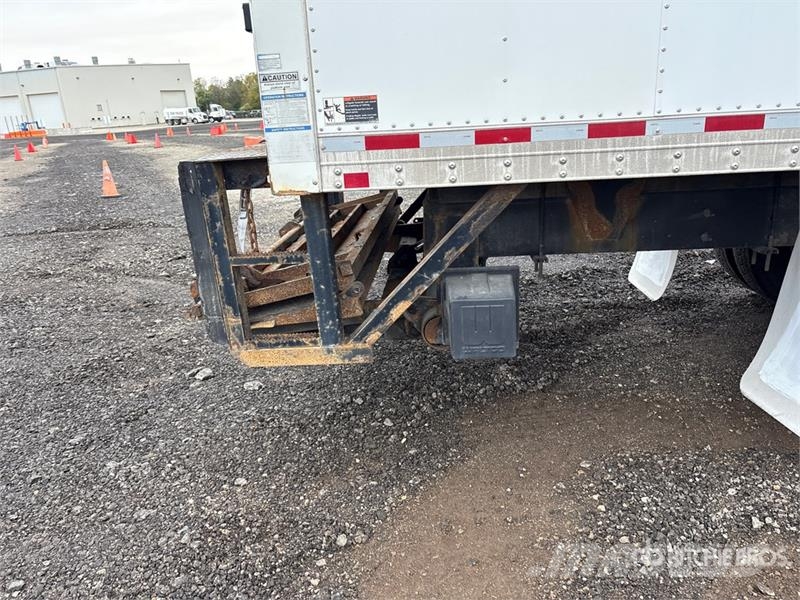 Hino 268 شاحنات ذات هيكل صندوقي