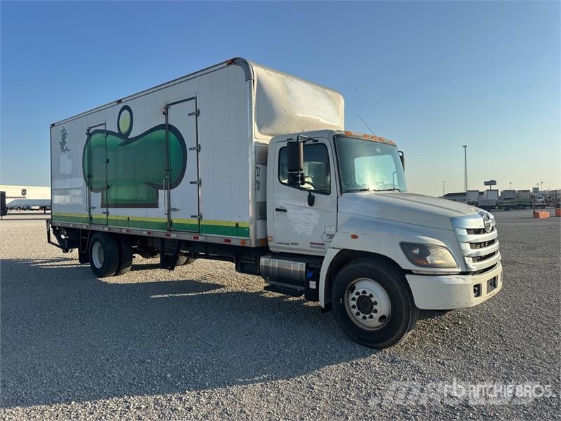 Hino 268 Camion Fourgon