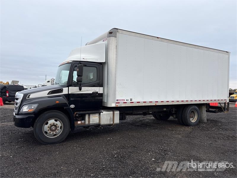 Hino 268 شاحنات ذات هيكل صندوقي