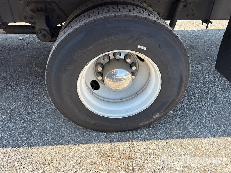 Hino 268 貨箱式卡車