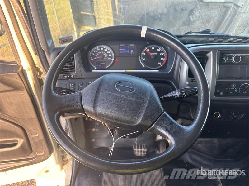 Hino 268 Camion Fourgon