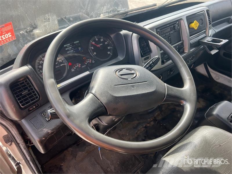 Hino 268 Sanduk kamioni