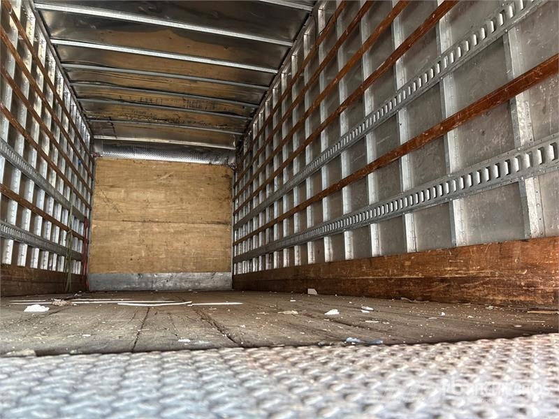 Hino 268 Camiones con caja de remolque