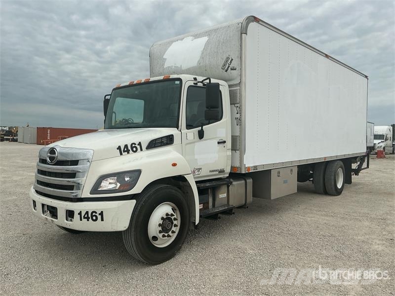 Hino 268 貨箱式卡車