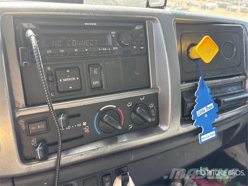 Hino 268 貨箱式卡車