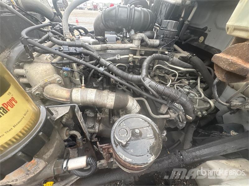 Hino 268 شاحنات ذات هيكل صندوقي