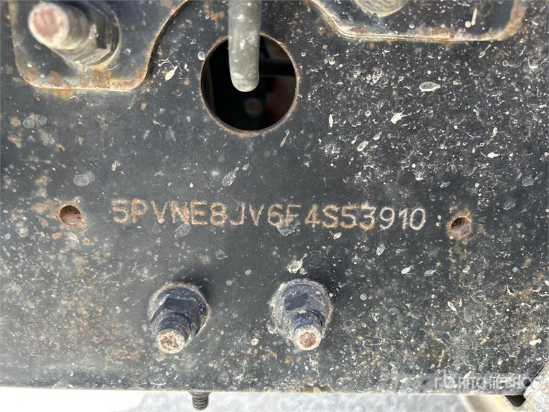 Hino 268 شاحنات ذات هيكل صندوقي