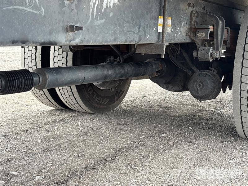 Hino 268 Dobozos teherautók