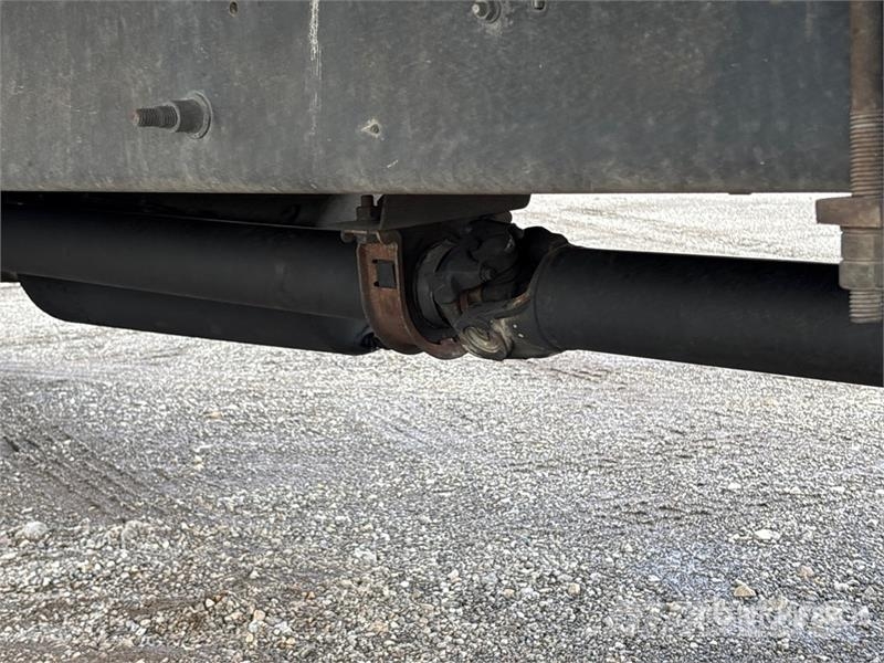 Hino 268 شاحنات ذات هيكل صندوقي