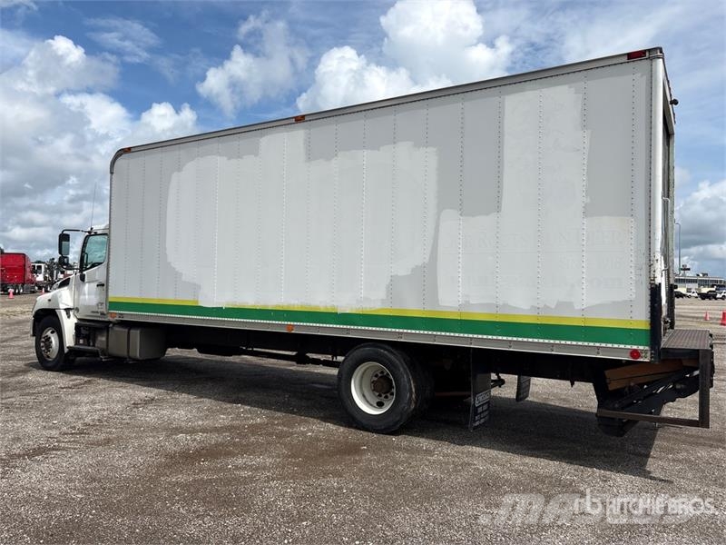 Hino 268 شاحنات ذات هيكل صندوقي