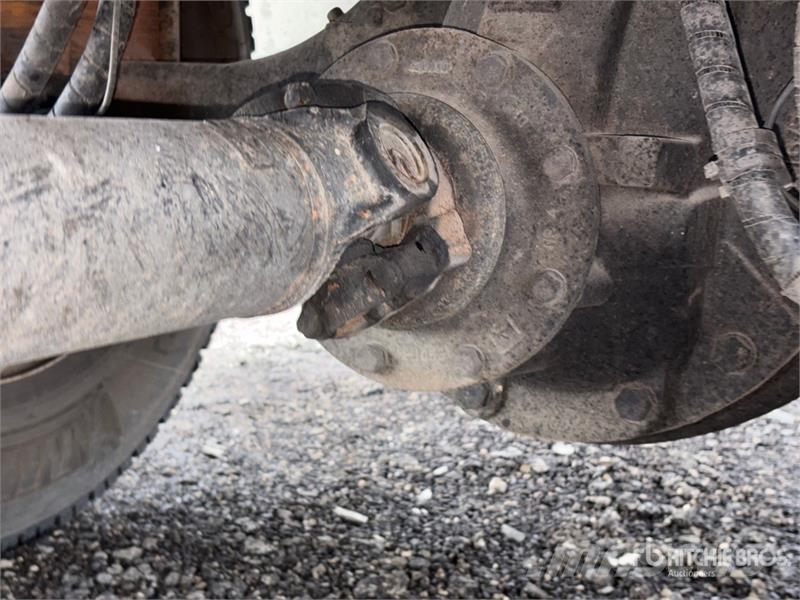 Hino 268 شاحنات ذات هيكل صندوقي