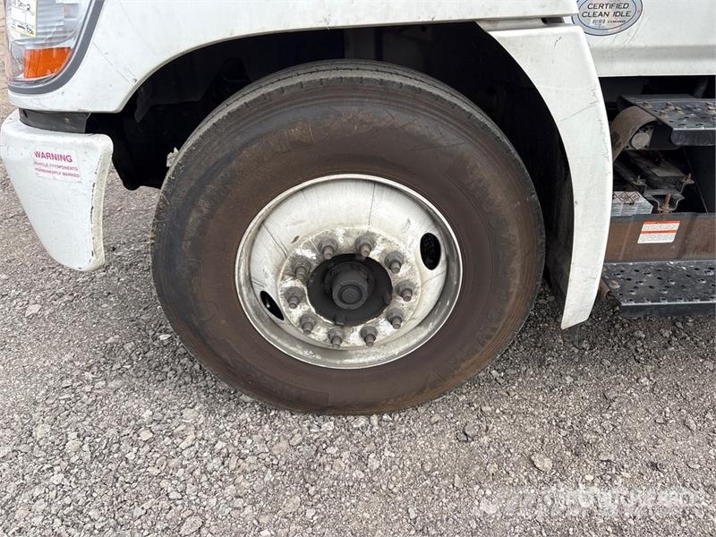 Hino 268 Dobozos teherautók
