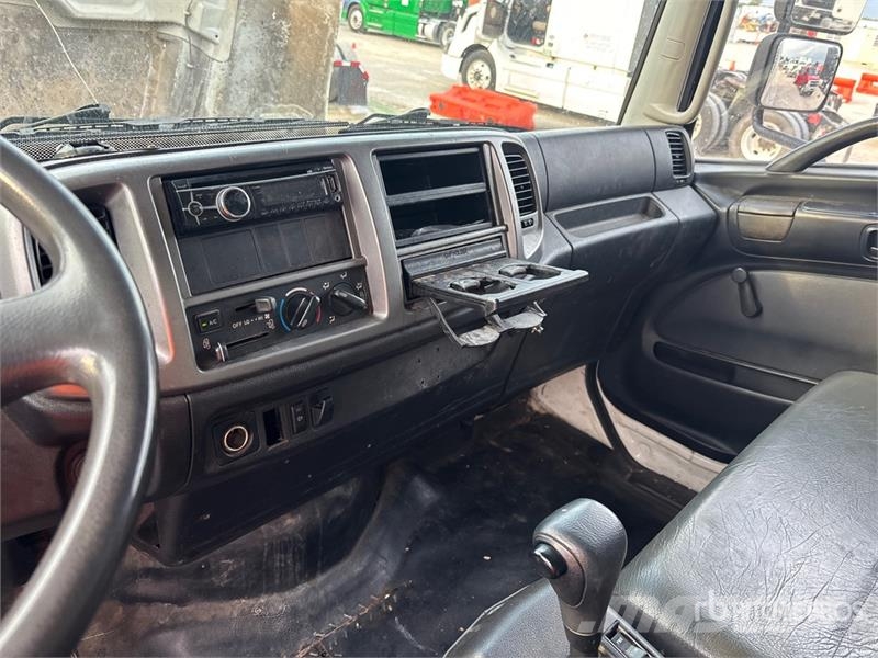 Hino 268 Kofferaufbau