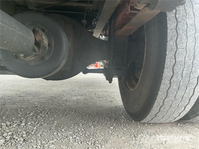 Hino 268 貨箱式卡車