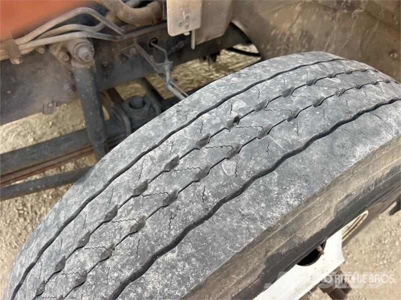 Hino 268 شاحنات ذات هيكل صندوقي