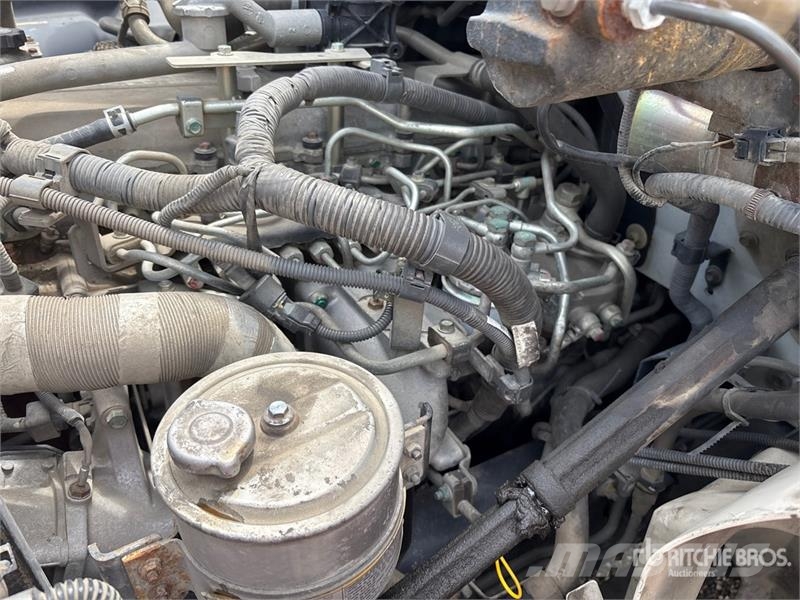 Hino 268 شاحنات ذات هيكل صندوقي
