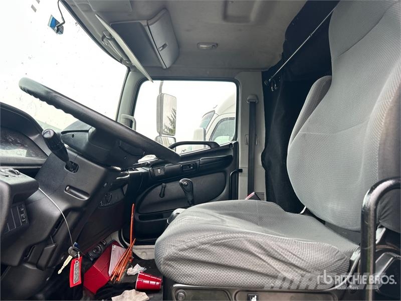 Hino 268 Kofferaufbau