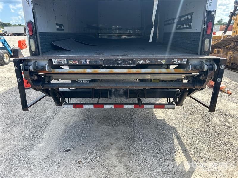 Hino 268 شاحنات ذات هيكل صندوقي