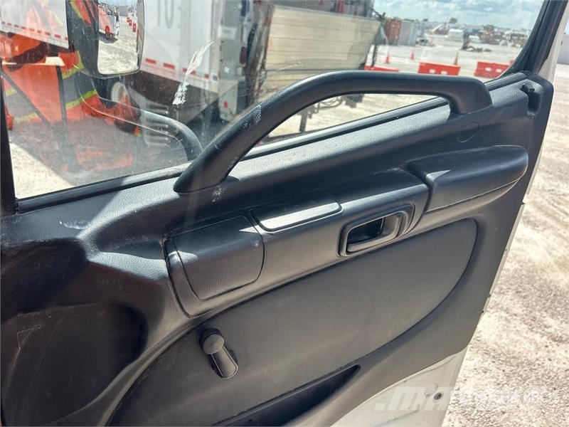 Hino 268 شاحنات ذات هيكل صندوقي
