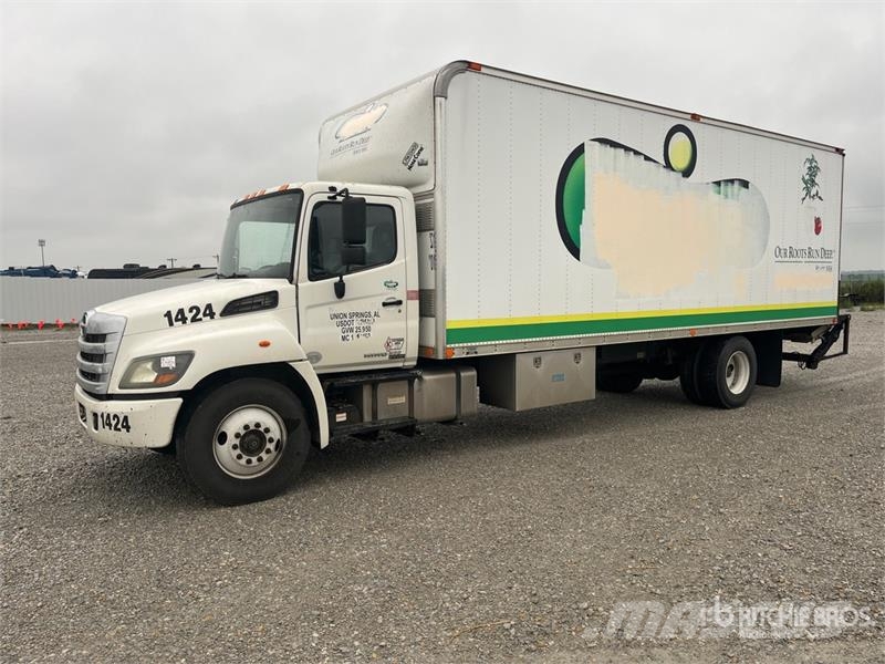 Hino 268 Camiões de caixa fechada