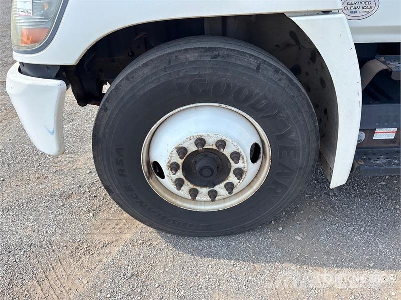 Hino 268 탑차 트럭
