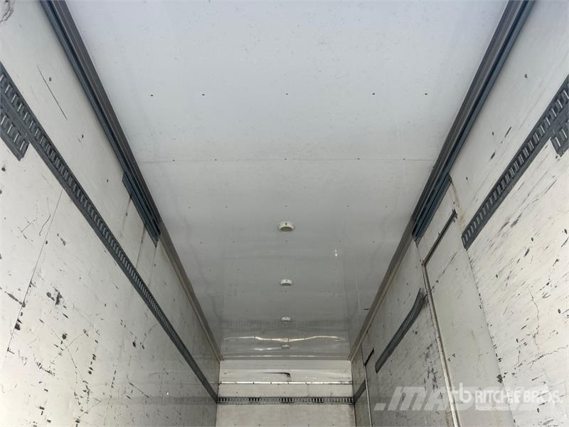 Hino 268 شاحنات ذات هيكل صندوقي